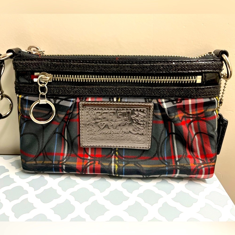 Genuine, Excellent Condition Coach “Poppy” Plaid Wristlet!